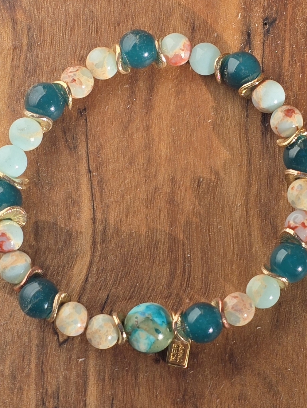 Pearl and Turquoise Glass Round Beaded Bracelet With Gold Accents